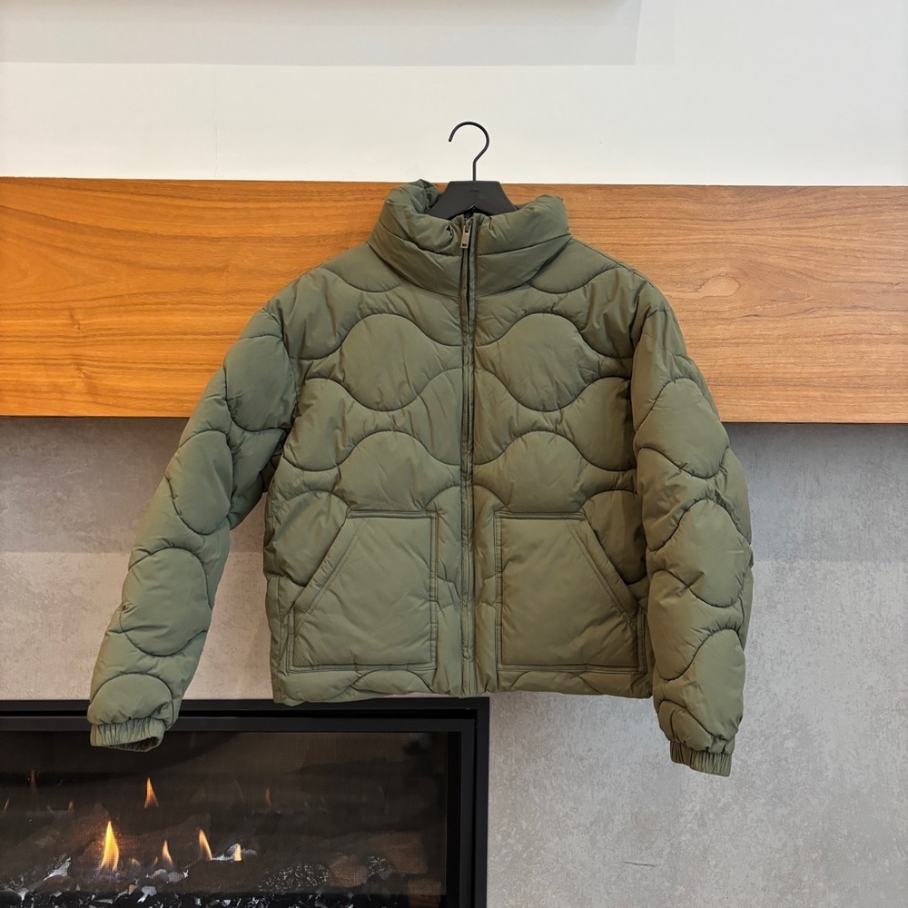 NWOT GAP Relaxed Quilted Nylon Jacket, Size S - Picture 5 of 14